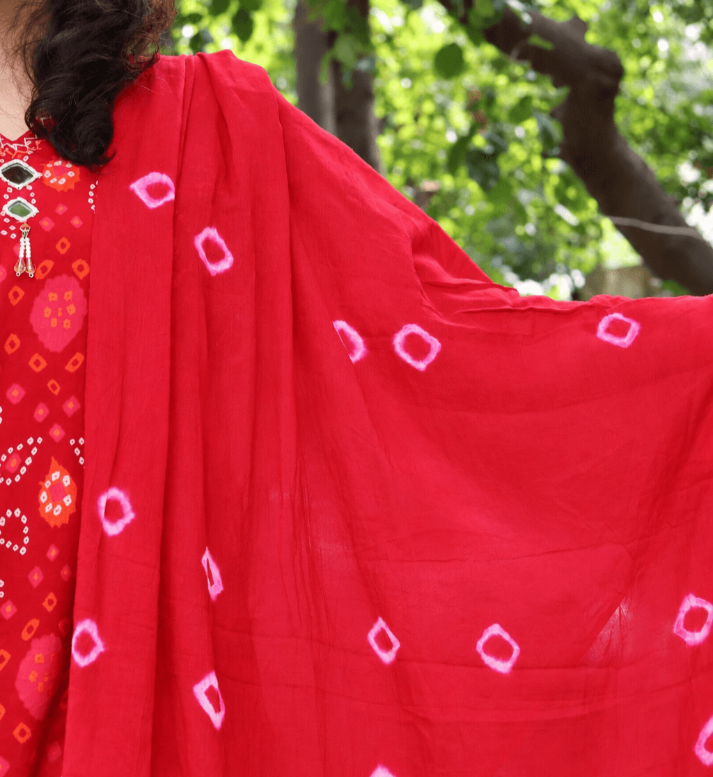 Coral Red Bandhani Print 3-Piece Mul Mul Cotton Set — photo 4 of 5